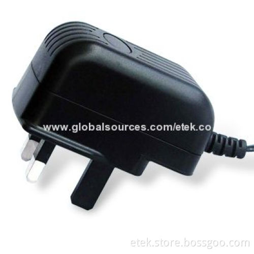 AC/DC Switching Adapter 90 to 264V AC Input Voltages and 0.25A Input Current